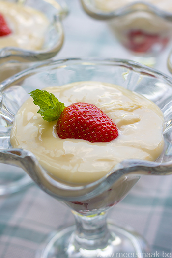 Kokospudding met aardbeien - Meersmaak