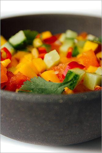 Sambal gehaktballetjes met mango- & koriandersalsa